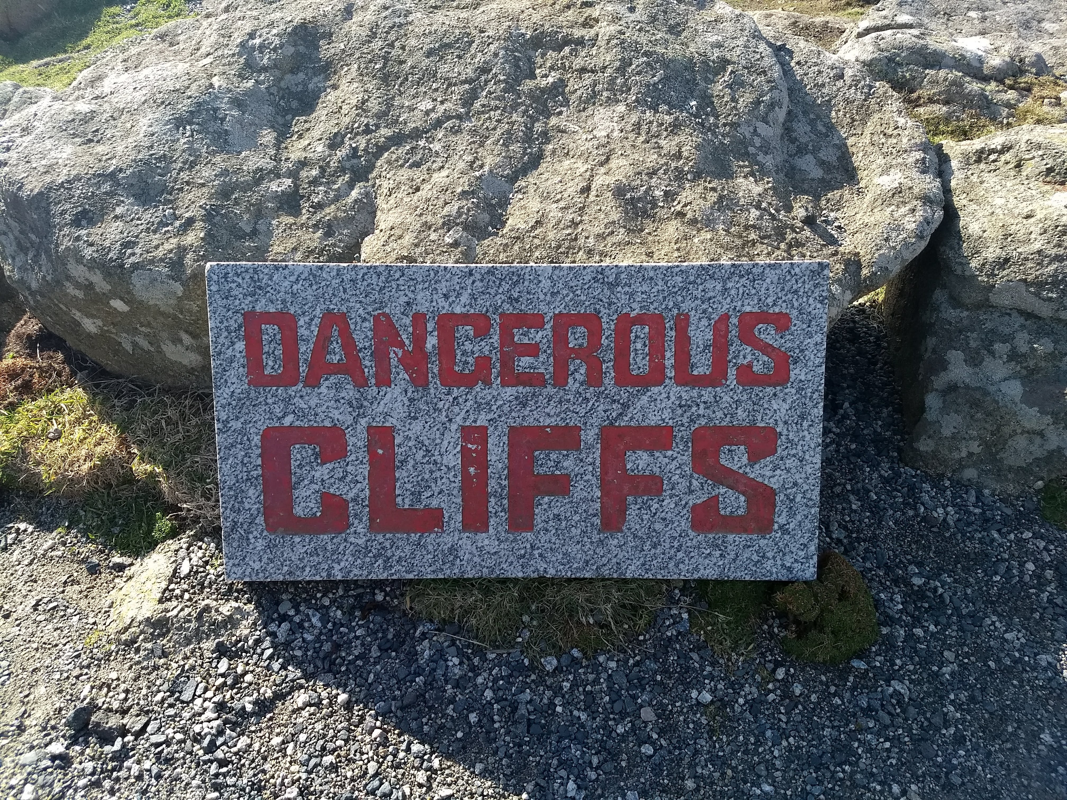 Dangerous cliffs... Photo licensed under the Creative CommonsAttribution-Share Alike 3.0 Unported license