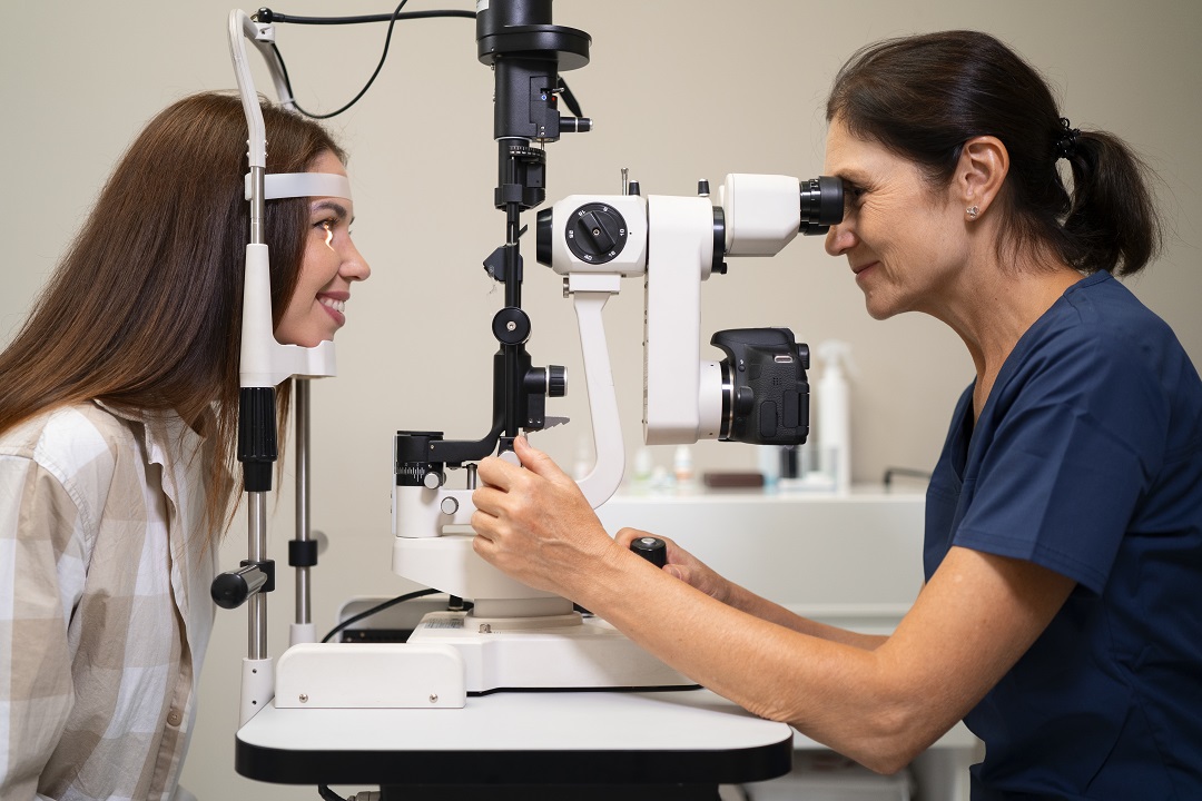 woman-getting-eye-exam-ophthalmologist-office.jpg