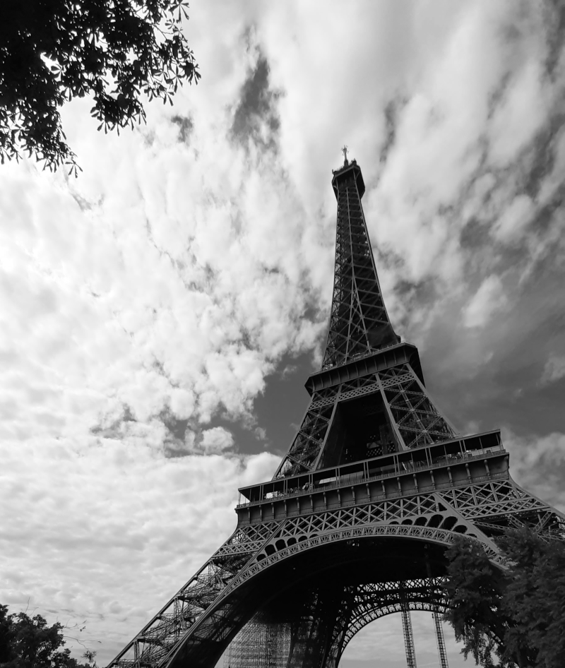 tour-eiffel-bw-blog
