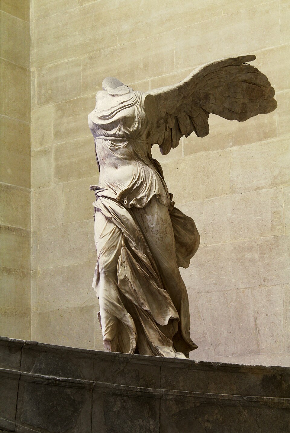 960px-Winged_Victory_of_Samothrace_(1).jpg