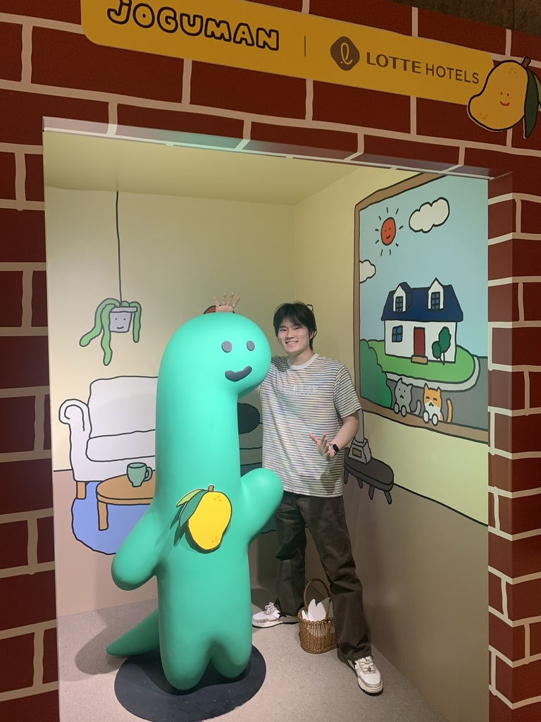 mrbeastpose.JPEG