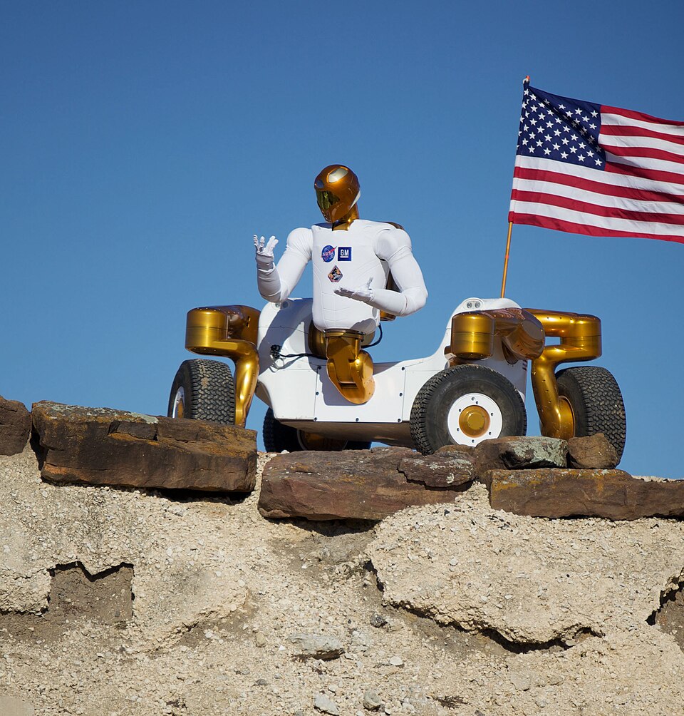 960px-Robonaut_2_on_Centaur_2.jpg