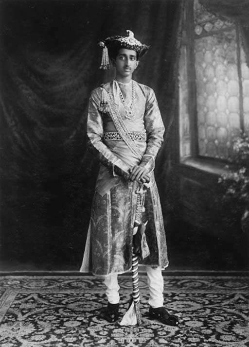 Investiture_of_his_Highness_Maharaja_Yeshwant_Rao_Holkar_Bahadur_of_Indore_9th_May_1930