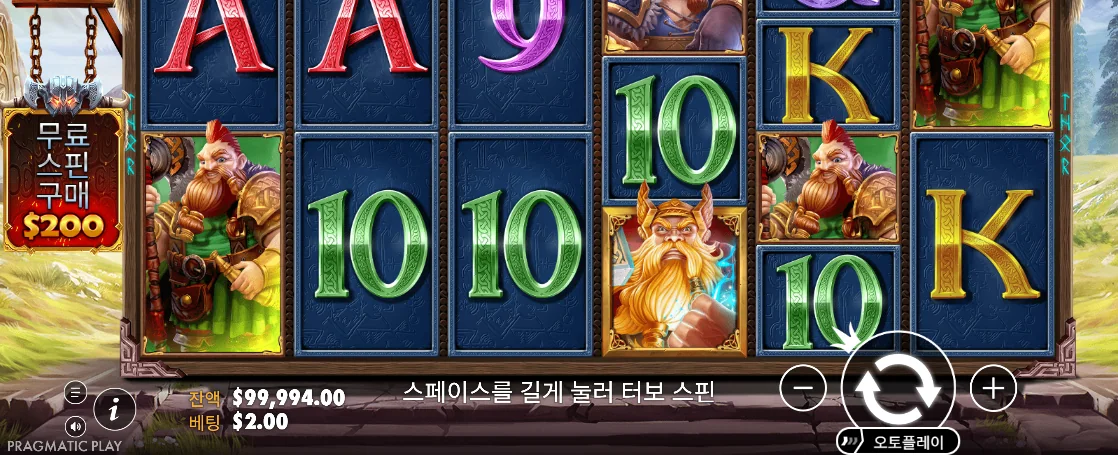 가변 릴과 잔액, 베팅 및 스핀 버튼이 보이는 파워 오브 토르 메가웨이즈 PC 화면