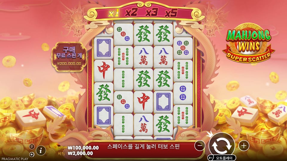 Mahjong Wins Super Scatter 기본 보드에 여섯 열의 마작패와 하단 스핀 조작부가 정리된 실제 게임 화면